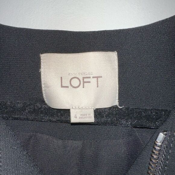 Ann Taylor Loft Women's Blazer Jacket Full Zip Pocket Cropped Black Size 4 NWOT - Picture 4 of 6
